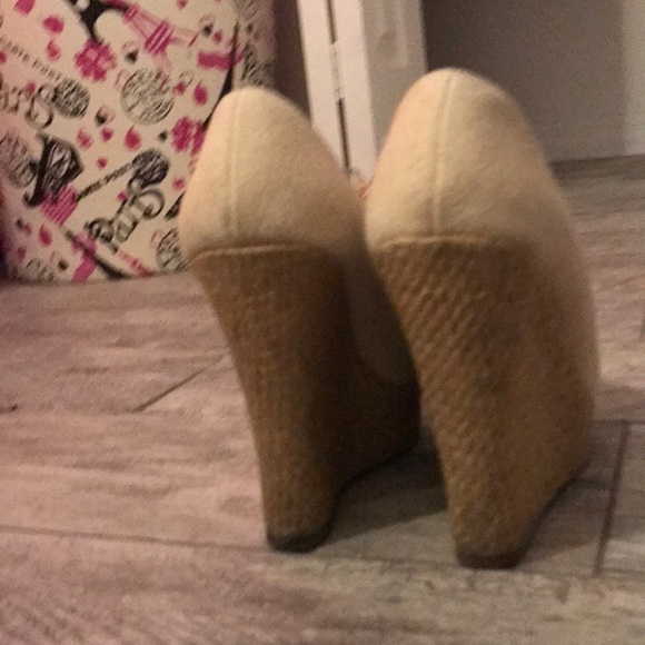 Heels - Picture 3 of 4